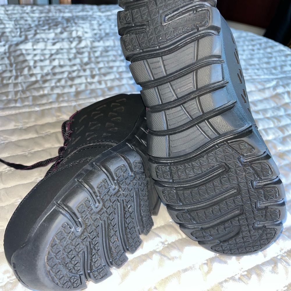 Reebok Women's Sublime Black and Purple Athletic Work Shoes - Picture 12 of 12